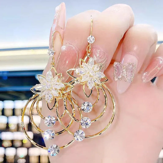 French Elegance Personality Flower Circle Exquisite Earrings for Women Light Luxury Inlay Drill Earrings Party Jewelry Accessory