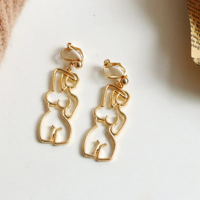 Korean Temperament Gold Color Butterfly Earrings Fashion Simple Hollow Out Geometric Clip on Earrings for Women Without Piercing
