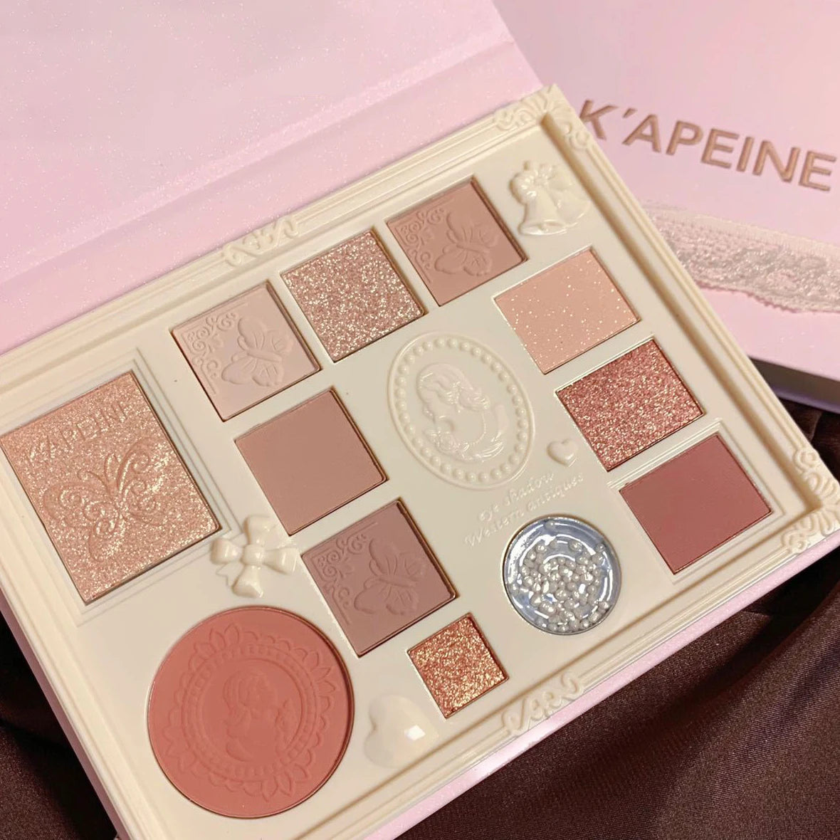 Lace Style 10 Colors Eyeshadow Palette Glitter Highlighter Face Contour Blush Palette Matte Eyeshadow Makeup Waterproof Makeup