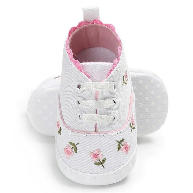 2019 Baby Shoes Baby Infant Kid Girl Embroidery Flower Soft Sole Crib Toddler Summer Princess First Walkers Causal Shoes 0-18M