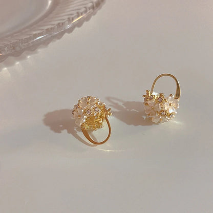 2022 Korean New Exquisite Sweet Shell Flower Ball Earrings Fashion Temperament Versatile Earrings Female Jewelry Party Gifts
