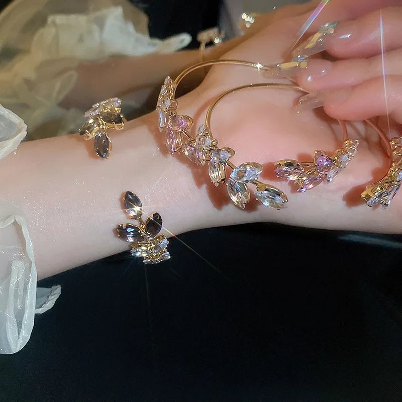 Exquisite Simple Leaf Open Bracelets Elegant Fashion Butterfly Sweet Bracelet Women Light Luxury Sparkle Jewelry