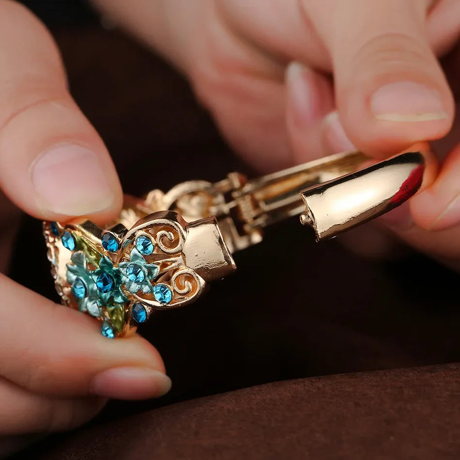 Vintage Women Quartz Watches Luxury Alloy Bangle Bracelet Watch Fashion Rhinestone Flower Ladies Watch Female Clock Reloj Mujer