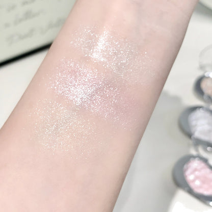 LEE INTO Highlighter Powder, Pearlescent Finish, Fine Shimmer, Silky Mashed Potato Texture, Brightening, Long-Lasting No Fallout