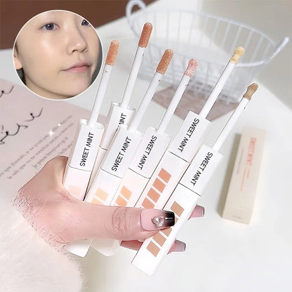 Double-head concealer, brightens and contours the face, naturally covers and creates a three-dimensional makeup look