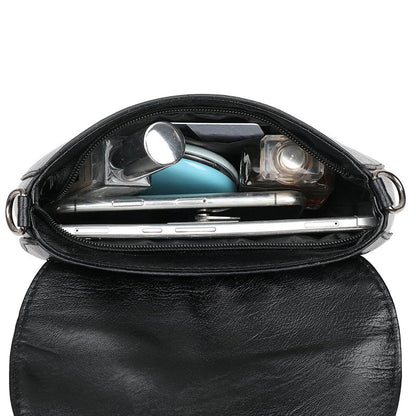 The neutral color bags are suitable for daily commuting and office use. They come in single-shoulder and hand-held styles.