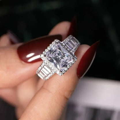 New Fashion Square Flashing Ring with Geometric Luxury Inlaid AAA Cubic Zirconia  Wedding Accessories Women's Jewelry
