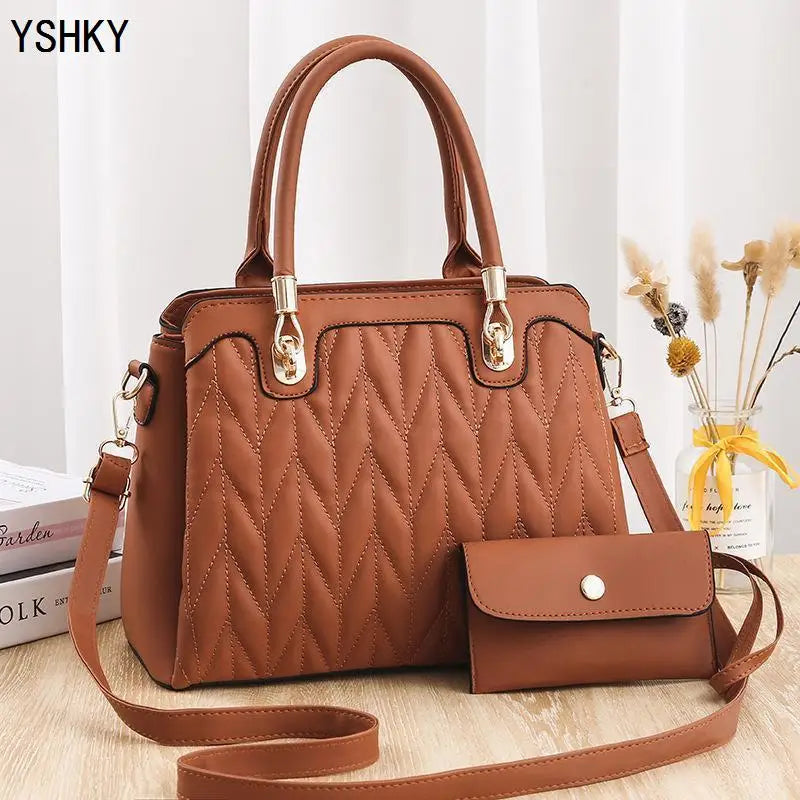 New shoulder Bag leather  Women's luxury designer handbag for 2025 women European and American retro cross body Tote bags