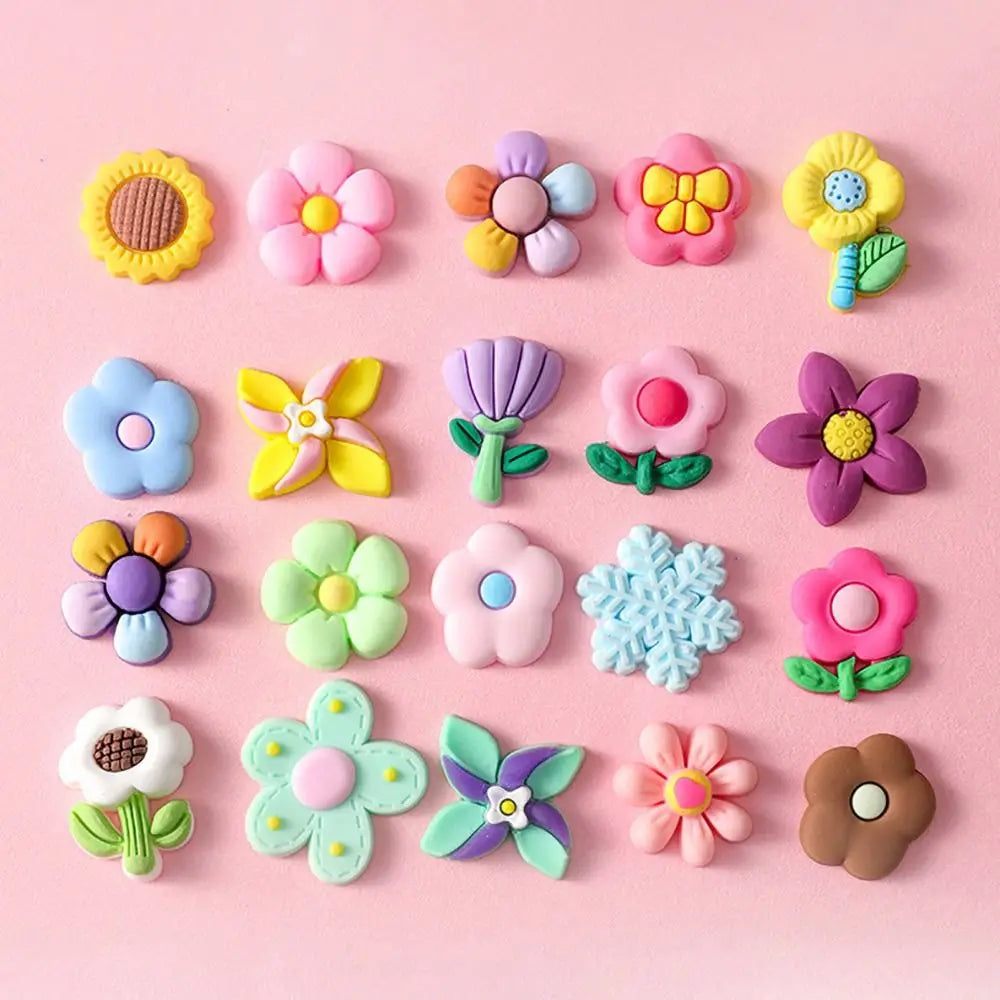 4Pcs/Pack DIY Decoration Water Cup Stickers Hard Resin Soft Rubber Toy Accessories 3D Cartoon Sticker Refrigerator Random Style