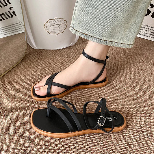 Roman Style Crossbody Slip-On Sandals Women's Summer Outdoor Flat Bottom Toe-Post Sandals Fashionable PVC Material