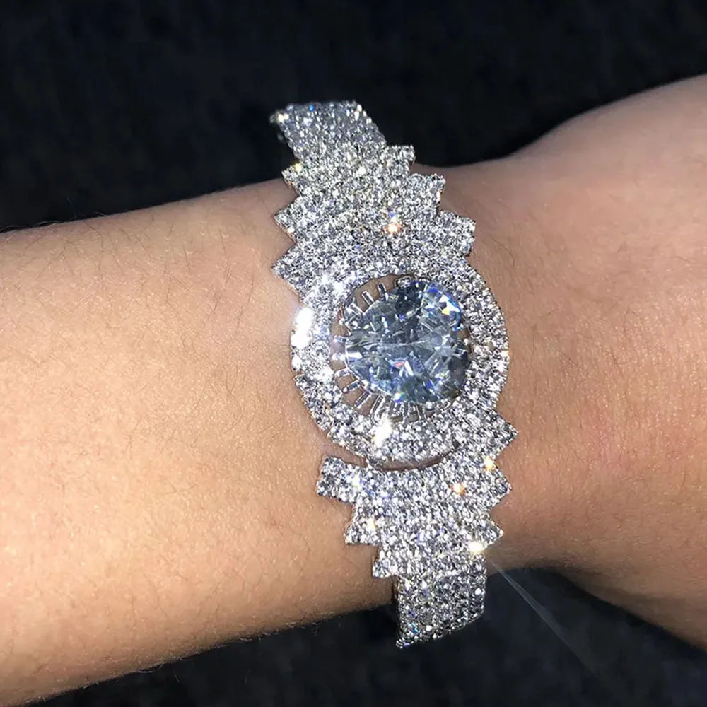 Fashion Rhinestone Open Heart Bangle Bracelets for Women Bling Crystal Bridal Cuff Bangles Wedding Birthday Jewelry Accessories