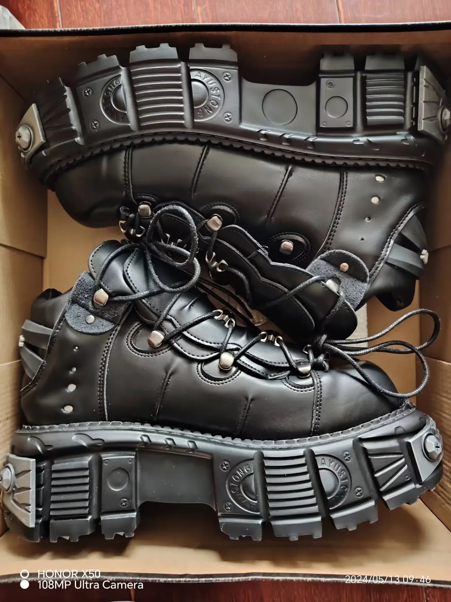 2025 New Female Gothic High-Top Platform Metal Hot Girl Punk Elevator Fried Street Casual Daddy Shoes Women