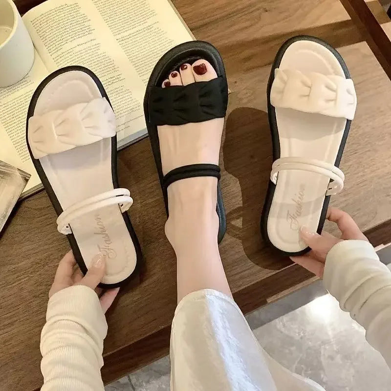 New Women's Flat Bottom Sandals Summer Outdoor Fashion Fairy Style Soft Bottom Beach Shoes Low Heel Toe Exposure Korean Version
