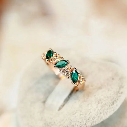 Retro Sense Ring Sweet Shiny Green Rhinestone Ring Index Finger Tail Ring Decoration Wedding Jewelry Birthday Gift for Women