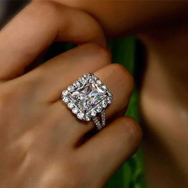 New Fashion Square Flashing Ring with Geometric Luxury Inlaid AAA Cubic Zirconia  Wedding Accessories Women's Jewelry