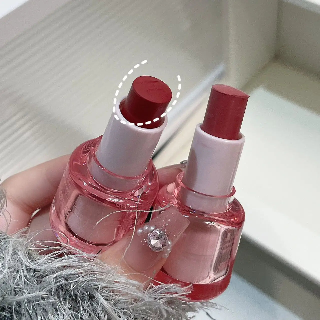 HERORANGE Sparkling Mirror Water Light Lipstick Clear, Natural, Whitening, Moisturizing and Durable Suitable for Beginners
