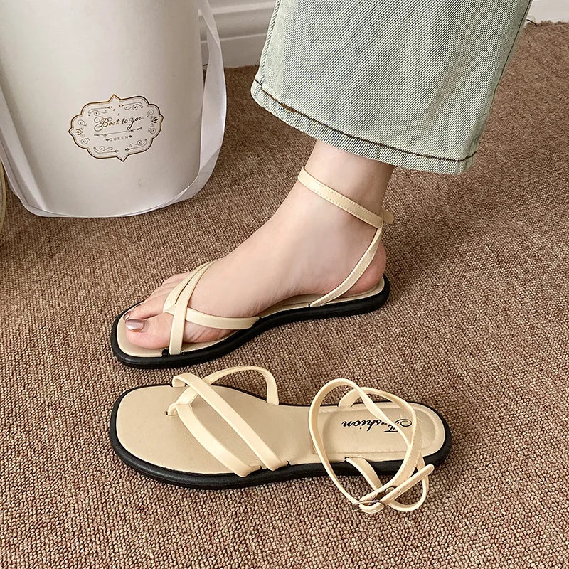 Roman Style Crossbody Slip-On Sandals Women's Summer Outdoor Flat Bottom Toe-Post Sandals Fashionable PVC Material