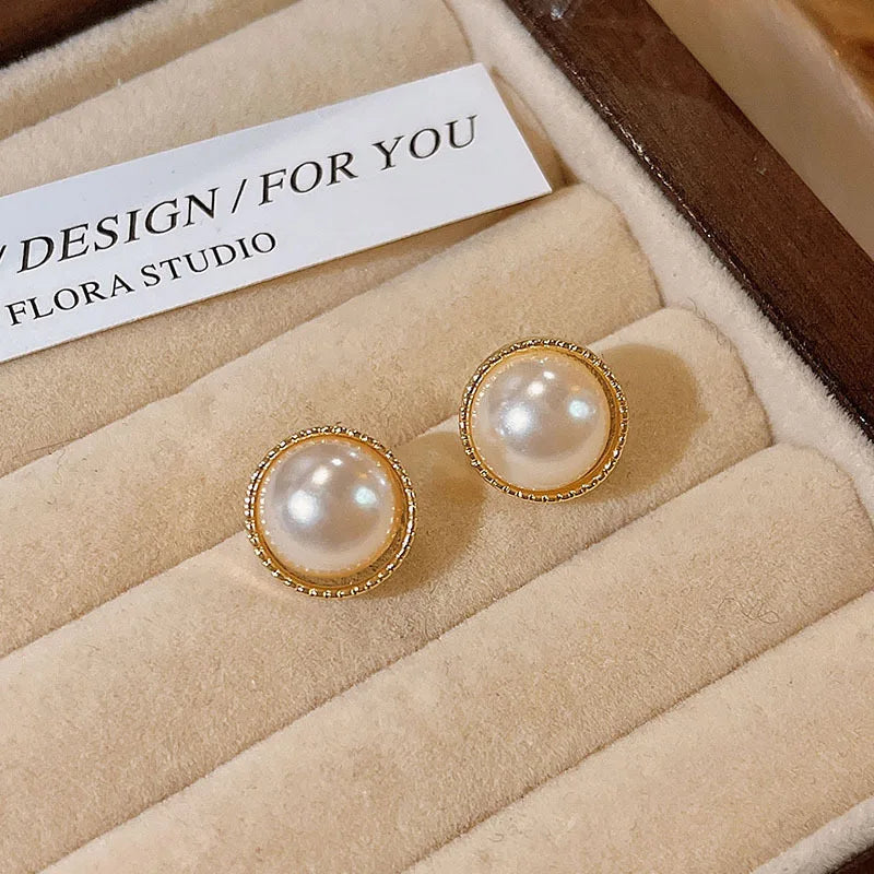 Retro Luxury Gold Color Geometry Trim Edge Imitation Pearl Piercing Stud Earrings for Women Bride Wedding Designer Jewelry Gifts