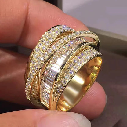 Huitan Luxury Women Rings Inlaid Shining Cubic Zirconia Wedding Party Trendy Jewelry Silver Color/Gold Color Finger Accessories