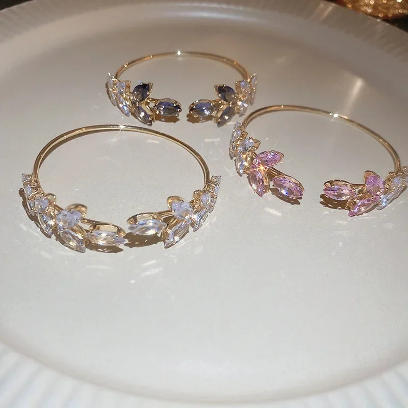 Exquisite Simple Leaf Open Bracelets Elegant Fashion Butterfly Sweet Bracelet Women Light Luxury Sparkle Jewelry