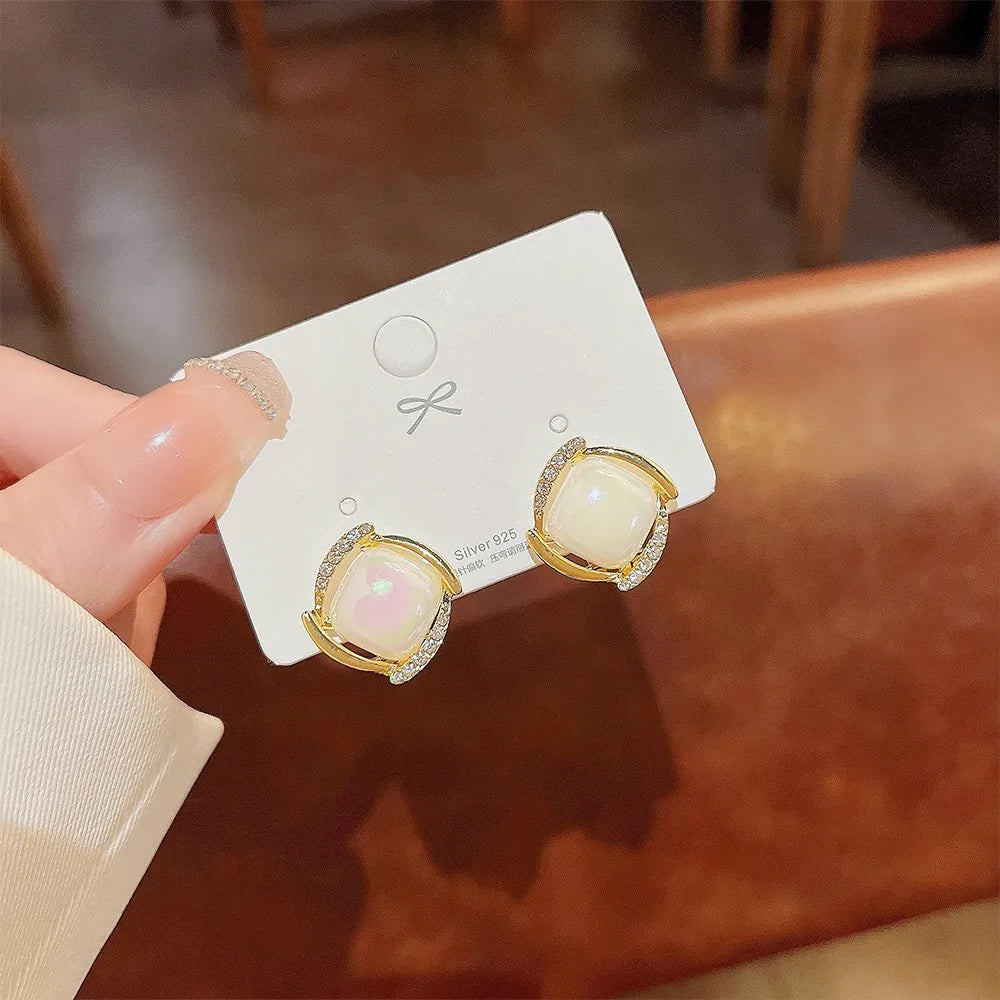 925 Silver Needle Korean Fashion Pearl Stud Earrings For Women Jewelry 2026 Trending New Vintage French Women's Crystal Earrings