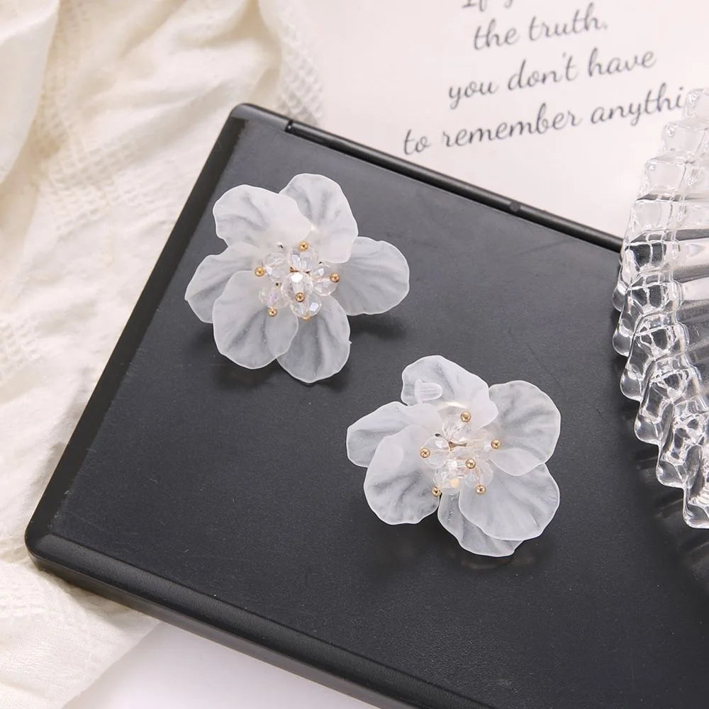 Elegant White Long Earrings Liliy of the vally Acrylic Flower Wedding Dress Earring for Women Bride Fancy Accessories Party Gift