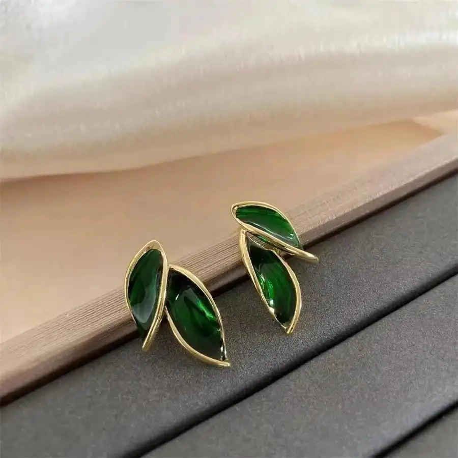 925 Silver Needle Korean Fashion Bowknot Tulip Earrings For Women Jewelry 2026 Trending New Women's White Flower Earrings Brinco