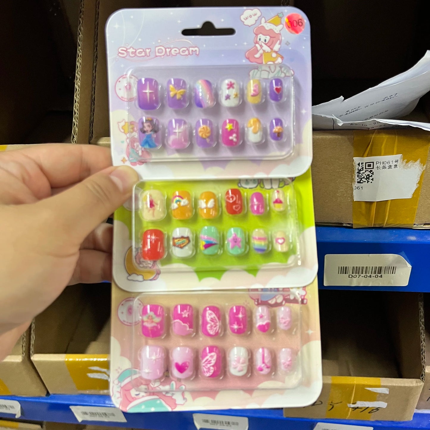 12pcs Cute Kids Dress-Up Fake Nail Girls Press on Nails Princess Pretend Play Toy Nail Tips Self-adhesive Children False Nails *