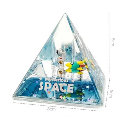 Astronauts Fluid Liquid Drift Ship Floating Boat Creative Galaxy Bottle Living Room Decorations Home Ornament Desk Accessories