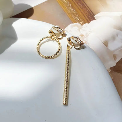 Korean Temperament Gold Color Butterfly Earrings Fashion Simple Hollow Out Geometric Clip on Earrings for Women Without Piercing