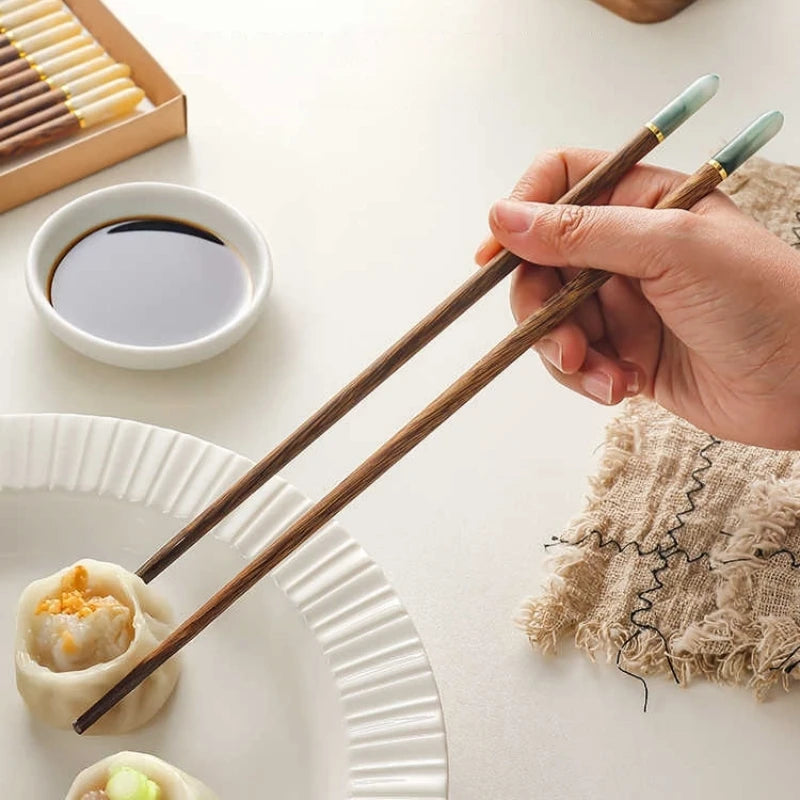 1/5 Pairs Chinese Chopsticks Wooden Sushi Sticks Japanese Chopstick Set Reusable Korean Food Chop Sticks Kitchen Wood Tableware