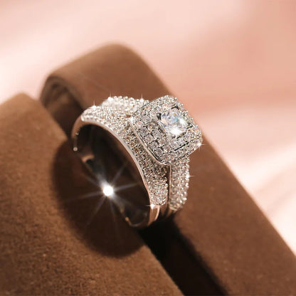 Ladies Luxury Oversized Zircon Ring Exquisite Gorgeous Fashion Wedding Preferred Jewelry 925 Silver Girl Jewelry Moissanite Ring
