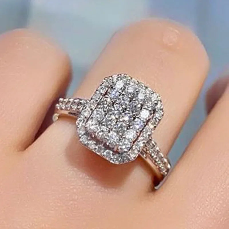 New Fashion Square Flashing Ring with Geometric Luxury Inlaid AAA Cubic Zirconia  Wedding Accessories Women's Jewelry