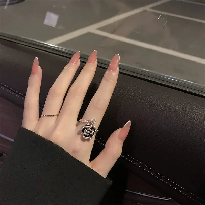 Korean Black Rose Shaped Metal Opening Rings for Woman Girls Fashion Luxury Zircon Adjustable Index Finger Rings Jewelry Party