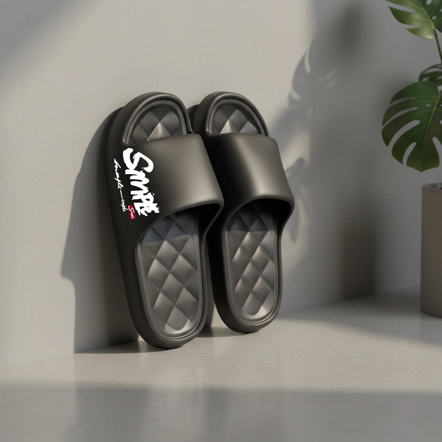 Four-Season Men's Fashion Slippers, Waterproof Non-Slip Casual Soft Perforated Bathroom Slippers, Suitable for Bathroom, Swimming, Indoor Use