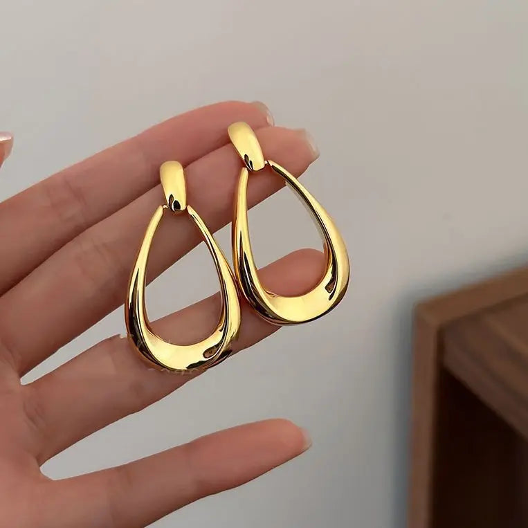 French Elegance Personality Flower Circle Exquisite Earrings for Women Light Luxury Inlay Drill Earrings Party Jewelry Accessory