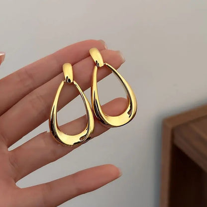 French Elegance Personality Flower Circle Exquisite Earrings for Women Light Luxury Inlay Drill Earrings Party Jewelry Accessory