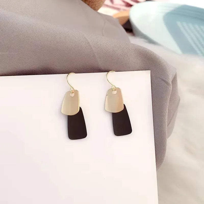 New Asymmetric Women's Black Hanging Earrings Hollow Crystal Drop Earrings Rock Geometric Statement Dangle Earrings aretes