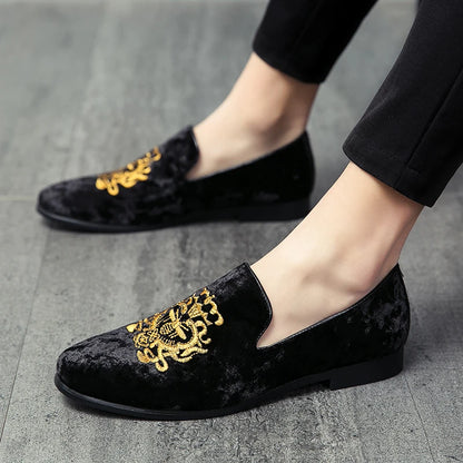 New Men's Suede Soft Penny Loafers Embroidered Design Flat Slip-On Formal Men's Velvet Loafer Dress Shoes Big Size 38~45 Zapatos