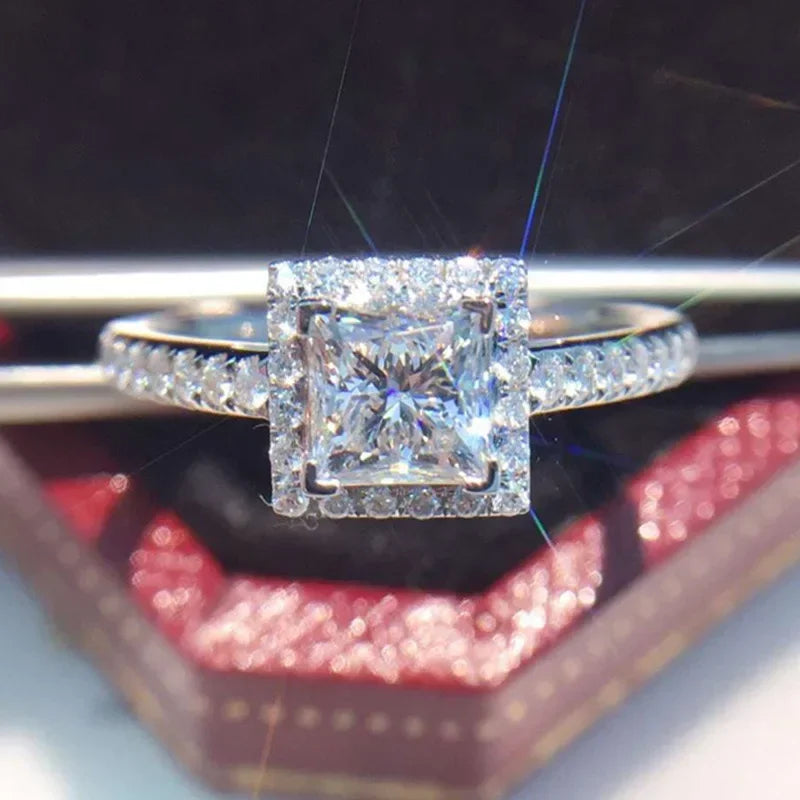 New Fashion Square Flashing Ring with Geometric Luxury Inlaid AAA Cubic Zirconia  Wedding Accessories Women's Jewelry