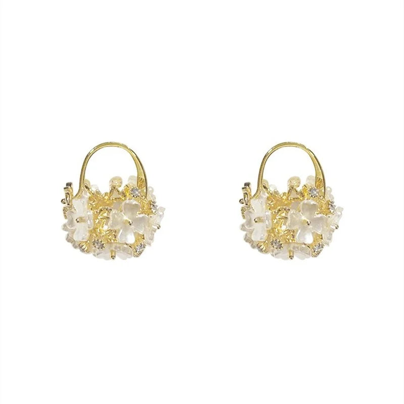 2022 Korean New Exquisite Sweet Shell Flower Ball Earrings Fashion Temperament Versatile Earrings Female Jewelry Party Gifts