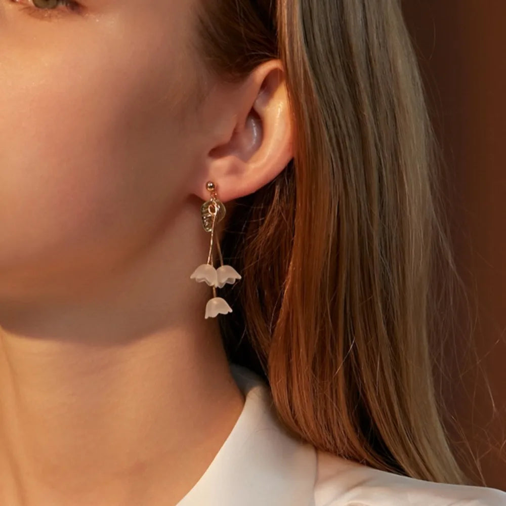 Elegant White Long Earrings Liliy of the vally Acrylic Flower Wedding Dress Earring for Women Bride Fancy Accessories Party Gift