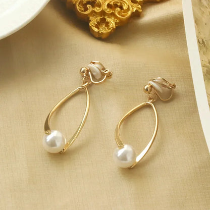 Korean Temperament Gold Color Butterfly Earrings Fashion Simple Hollow Out Geometric Clip on Earrings for Women Without Piercing