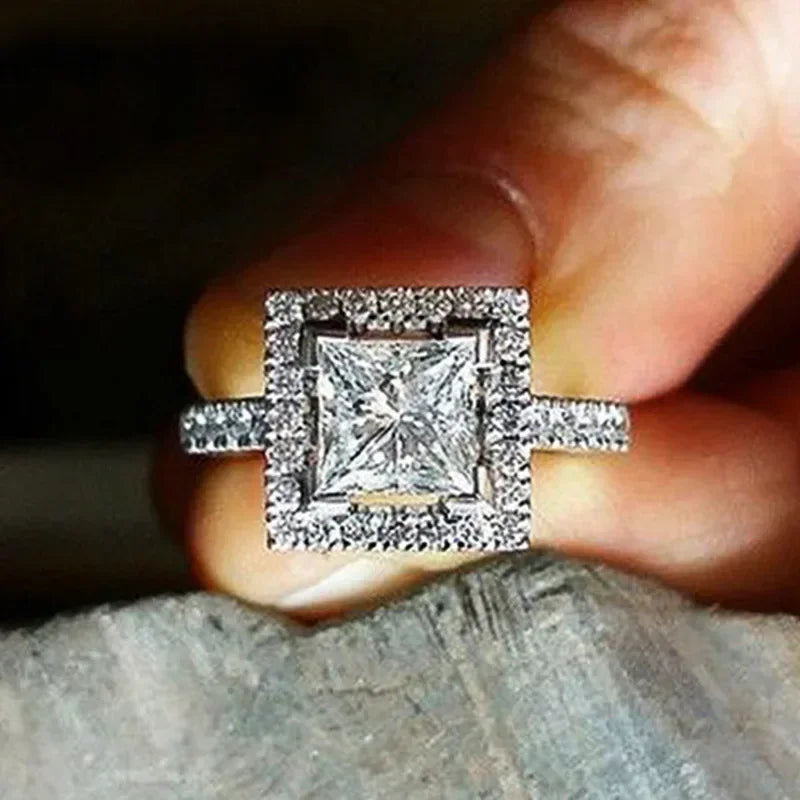 New Fashion Square Flashing Ring with Geometric Luxury Inlaid AAA Cubic Zirconia  Wedding Accessories Women's Jewelry