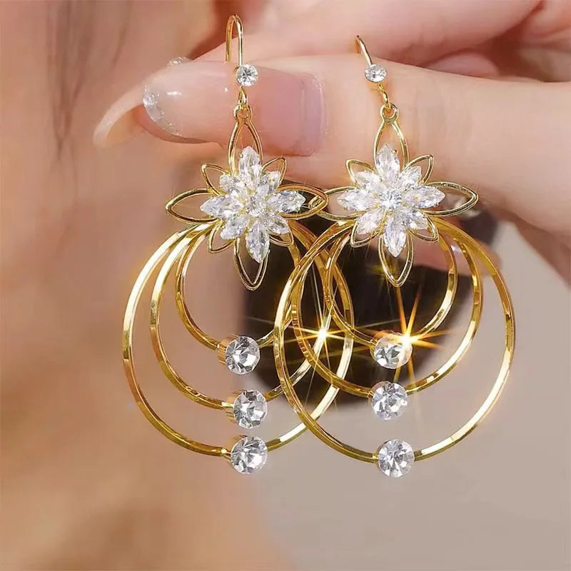 French Elegance Personality Flower Circle Exquisite Earrings for Women Light Luxury Inlay Drill Earrings Party Jewelry Accessory