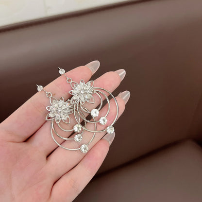 French Elegance Personality Flower Circle Exquisite Earrings for Women Light Luxury Inlay Drill Earrings Party Jewelry Accessory