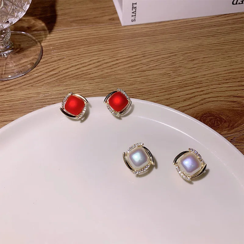 925 Silver Needle Korean Fashion Pearl Stud Earrings For Women Jewelry 2026 Trending New Vintage French Women's Crystal Earrings