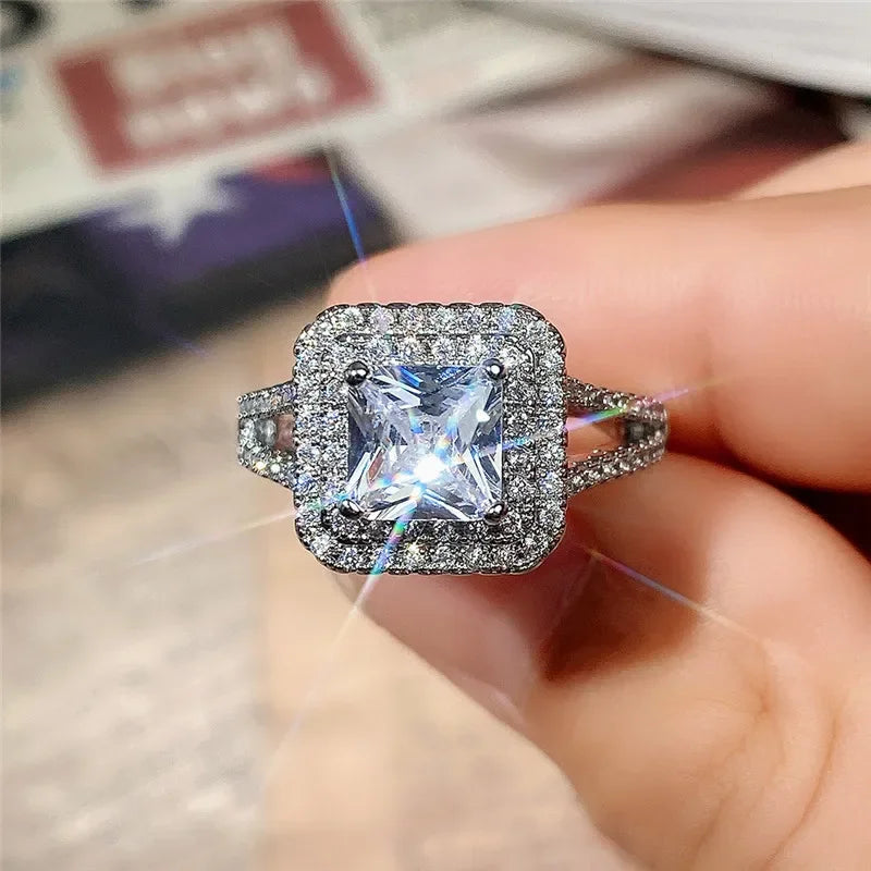 New Fashion Square Flashing Ring with Geometric Luxury Inlaid AAA Cubic Zirconia  Wedding Accessories Women's Jewelry