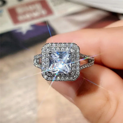 New Fashion Square Flashing Ring with Geometric Luxury Inlaid AAA Cubic Zirconia  Wedding Accessories Women's Jewelry