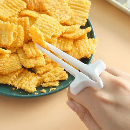 1PC Lazy Fingers Chopsticks - Hands-Free Snack And Game Clip-On Food Holder for Video Streaming No Dirty Hands Required